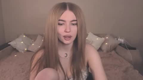 Snapshot of violettaotis chatting on 3, 2, 2025 ViolettaOtis online show from 3, 2, 2025