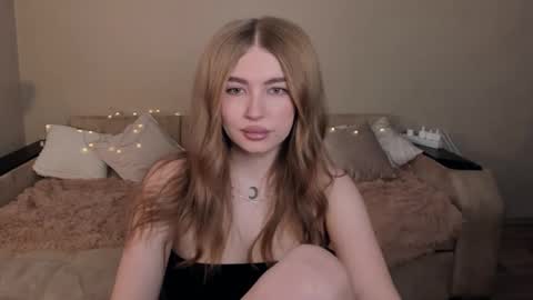 Snapshot of violettaotis chatting on 4, 2, 2025 ViolettaOtis online show from 4, 2, 2025