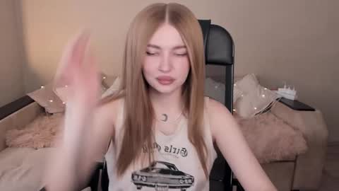 Snapshot of violettaotis chatting on 7, 2, 2025 ViolettaOtis online show from 7, 2, 2025