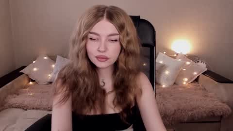 Snapshot of violettaotis chatting on 12, 2, 2025 ViolettaOtis online show from 12, 2, 2025