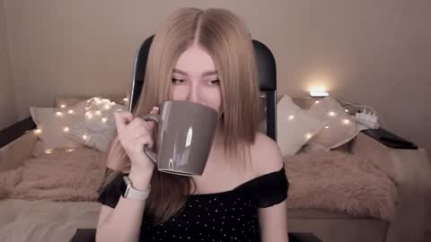 Snapshot of violettaotis chatting on 15, 2, 2025 ViolettaOtis online show from 15, 2, 2025