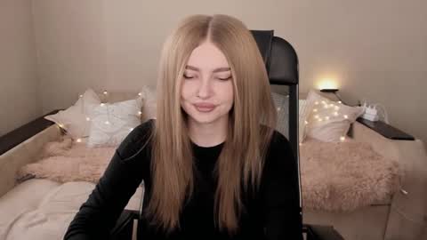 Snapshot of violettaotis chatting on 16, 2, 2025 ViolettaOtis online show from 16, 2, 2025