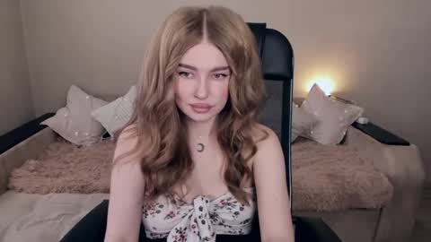 Snapshot of violettaotis chatting on 4, 3, 2025 ViolettaOtis online show from 4, 3, 2025