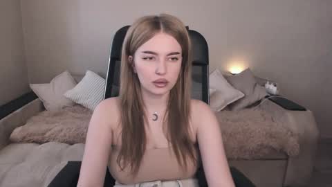 Snapshot of violettaotis chatting on 9, 3, 2025 ViolettaOtis online show from 9, 3, 2025