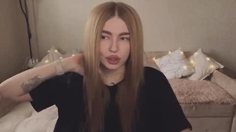 Snapshot of violettaotis chatting on 17, 9, 2025 ViolettaOtis online show from 17, 9, 2025