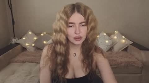 Snapshot of violettaotis chatting on 24, 9, 2025 ViolettaOtis online show from 24, 9, 2025