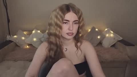 Snapshot of violettaotis chatting on 30, 9, 2025 ViolettaOtis online show from 30, 9, 2025