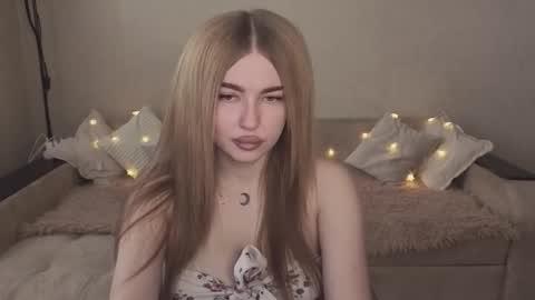 Snapshot of violettaotis chatting on 2, 10, 2025 ViolettaOtis online show from 2, 10, 2025