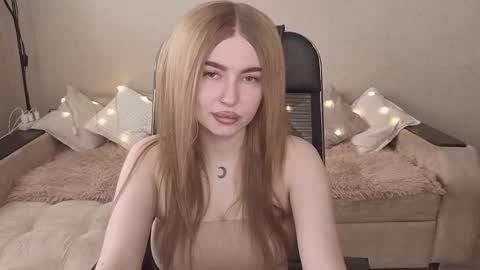 Snapshot of violettaotis chatting on 12, 10, 2025 ViolettaOtis online show from 12, 10, 2025