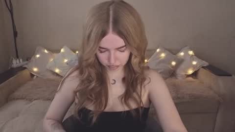 Snapshot of violettaotis chatting on 16, 10, 2025 ViolettaOtis online show from 16, 10, 2025