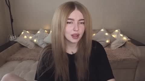 Snapshot of violettaotis chatting on 25, 10, 2025 ViolettaOtis online show from 25, 10, 2025