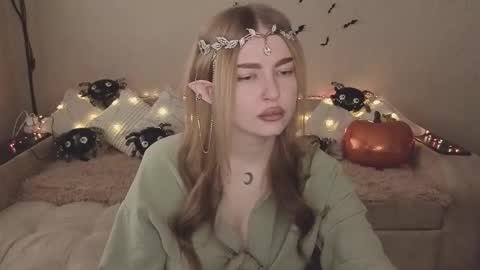 Snapshot of violettaotis chatting on 31, 10, 2025 ViolettaOtis online show from 31, 10, 2025