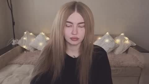 Snapshot of violettaotis chatting on 16, 11, 2025 ViolettaOtis online show from 16, 11, 2025