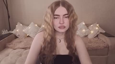 Snapshot of violettaotis chatting on 27, 3, 2026 ViolettaOtis online show from 27, 3, 2026