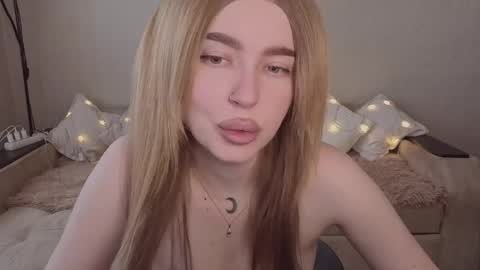 Snapshot of violettaotis chatting on 16, 4, 2026 ViolettaOtis online show from 16, 4, 2026