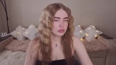 Snapshot of violettaotis chatting on 21, 4, 2026 ViolettaOtis online show from 21, 4, 2026