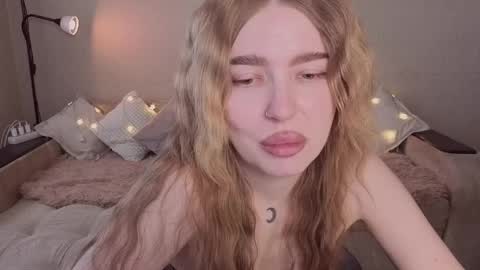 Snapshot of violettaotis chatting on 23, 4, 2026 ViolettaOtis online show from 23, 4, 2026