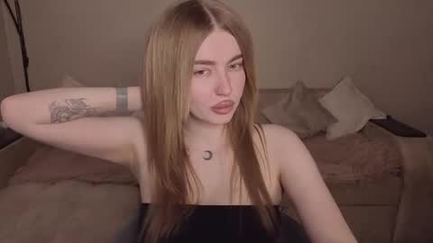 Snapshot of violettaotis chatting on 9, 5, 2026 ViolettaOtis online show from 9, 5, 2026