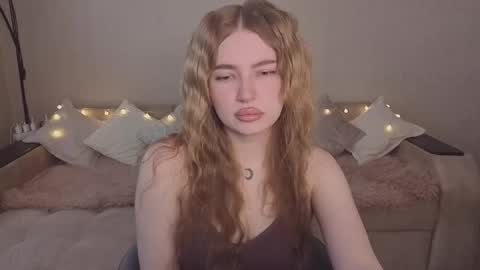 Snapshot of violettaotis chatting on 18, 5, 2026 ViolettaOtis online show from 18, 5, 2026