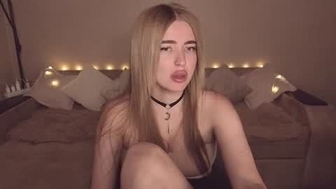 ViolettaOtis online show from 28, 7, 2026