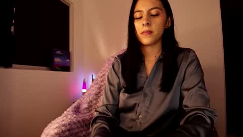 Violetta....Follow me in Twitter... online show from 12, 10, 2025