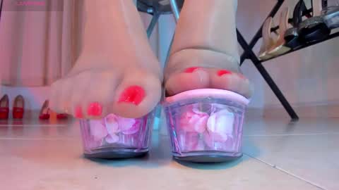 Snapshot of violettastrada chatting on 4, 12, 2025 CALL ME TATIANA online show from 4, 12, 2025