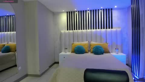 Violett Castel online show from 16, 3, 2026