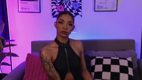 Snapshot of violettgrey_ chatting on 9, 7, 2026 Violet online show from 9, 7, 2026