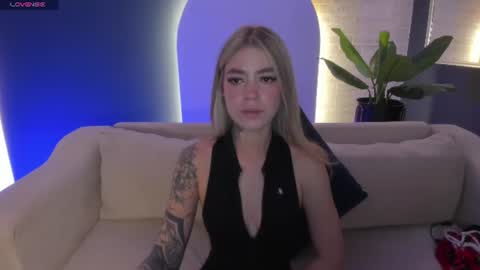 Snapshot of violetthansson chatting on 15, 7, 2026 Violett online show from 15, 7, 2026
