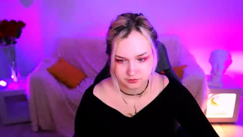 Snapshot of violettwoods chatting on 3, 6, 2026 Violett online show from 3, 6, 2026
