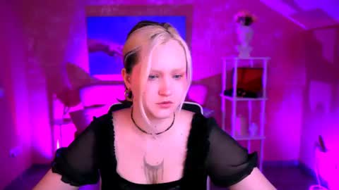 Snapshot of violettwoods chatting on 14, 6, 2026 Violett online show from 14, 6, 2026