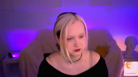 Snapshot of violettwoods chatting on 17, 6, 2026 Violett online show from 17, 6, 2026