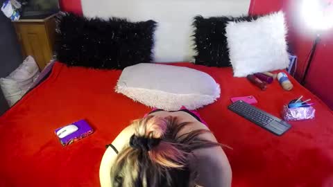 Isabella  online show from 10, 12, 2024