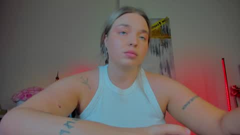 Snapshot of viollasinzz chatting on 8, 1, 2025 Violla online show from 8, 1, 2025
