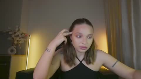 Snapshot of viollasinzz chatting on 15, 6, 2026 Violla online show from 15, 6, 2026