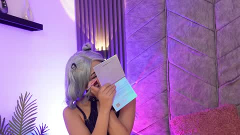 viollettebylyly online show from 8, 4, 2026