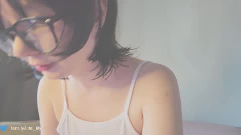  Lily  online show from 11, 9, 2025