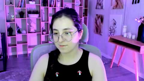 Snapshot of virtualvoyant chatting on 5, 11, 2025 your love online show from 5, 11, 2025