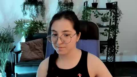 Snapshot of virtualvoyant chatting on 2, 12, 2025 your love online show from 2, 12, 2025