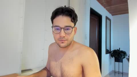 Vito Ferrer online show from 14, 12, 2025