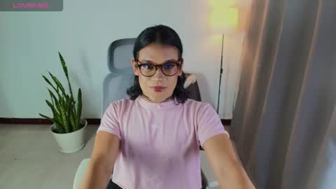 VittaaaPlease help me with your thumbs up its important  online show from 8, 11, 2025