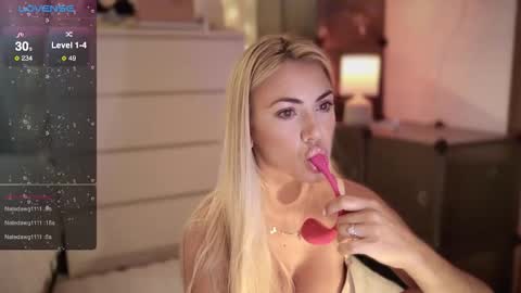 Vivian is here online show from 26, 9, 2025