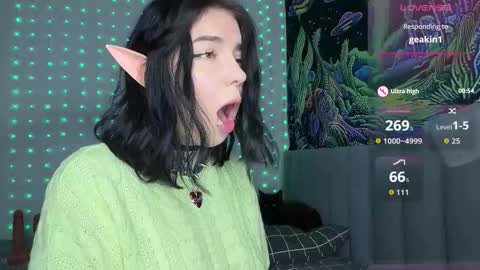 Snapshot of vivi__squirrel chatting on 3, 12, 2025 Vivi online show from 3, 12, 2025