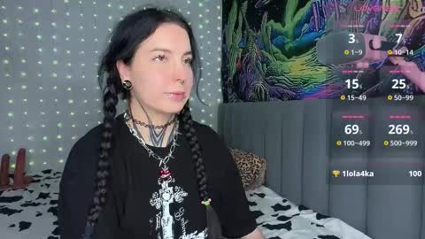 Snapshot of vivi__squirrel chatting on 17, 12, 2025 Vivi online show from 17, 12, 2025