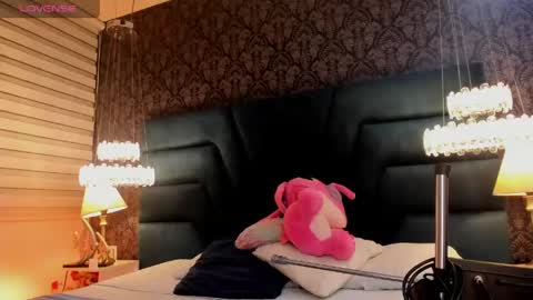 Snapshot of vivi_prinncess chatting on 8, 6, 2026 Viviana online show from 8, 6, 2026
