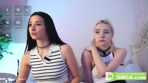 Snapshot of vivi_uwu chatting on 21, 11, 2025 Vivi online show from 21, 11, 2025