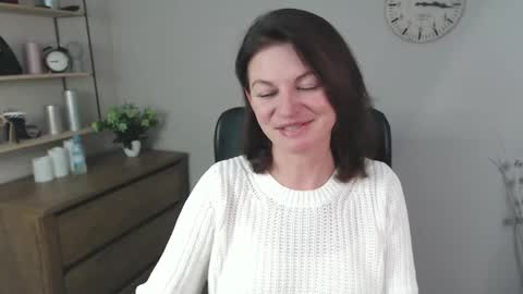 Snapshot of vivian_dream chatting on 2, 12, 2024 Vivian online show from 2, 12, 2024