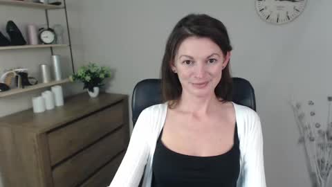 Snapshot of vivian_dream chatting on 3, 12, 2024 Vivian online show from 3, 12, 2024
