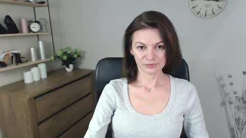 Snapshot of vivian_dream chatting on 4, 12, 2024 Vivian online show from 4, 12, 2024