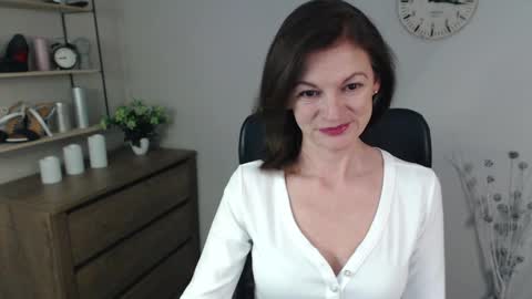 Snapshot of vivian_dream chatting on 12, 12, 2024 Vivian online show from 12, 12, 2024